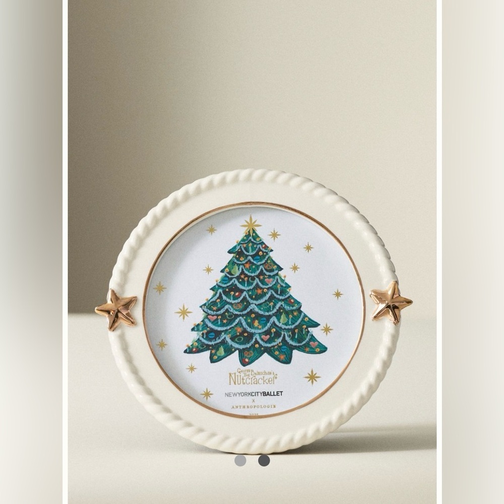 Anthropologie Festive Tree photo frame circle with Gold Accents
